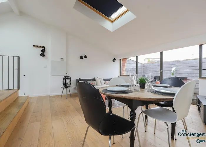 Dv7 Rooftop Hyper-centre