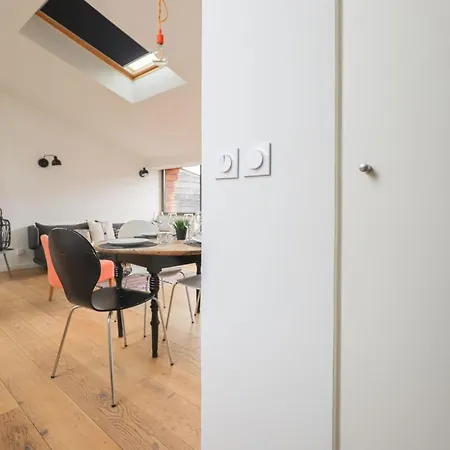 Dv7 Rooftop Hyper-centre